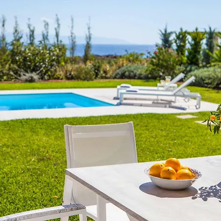 Despina Kefalonia Свороната